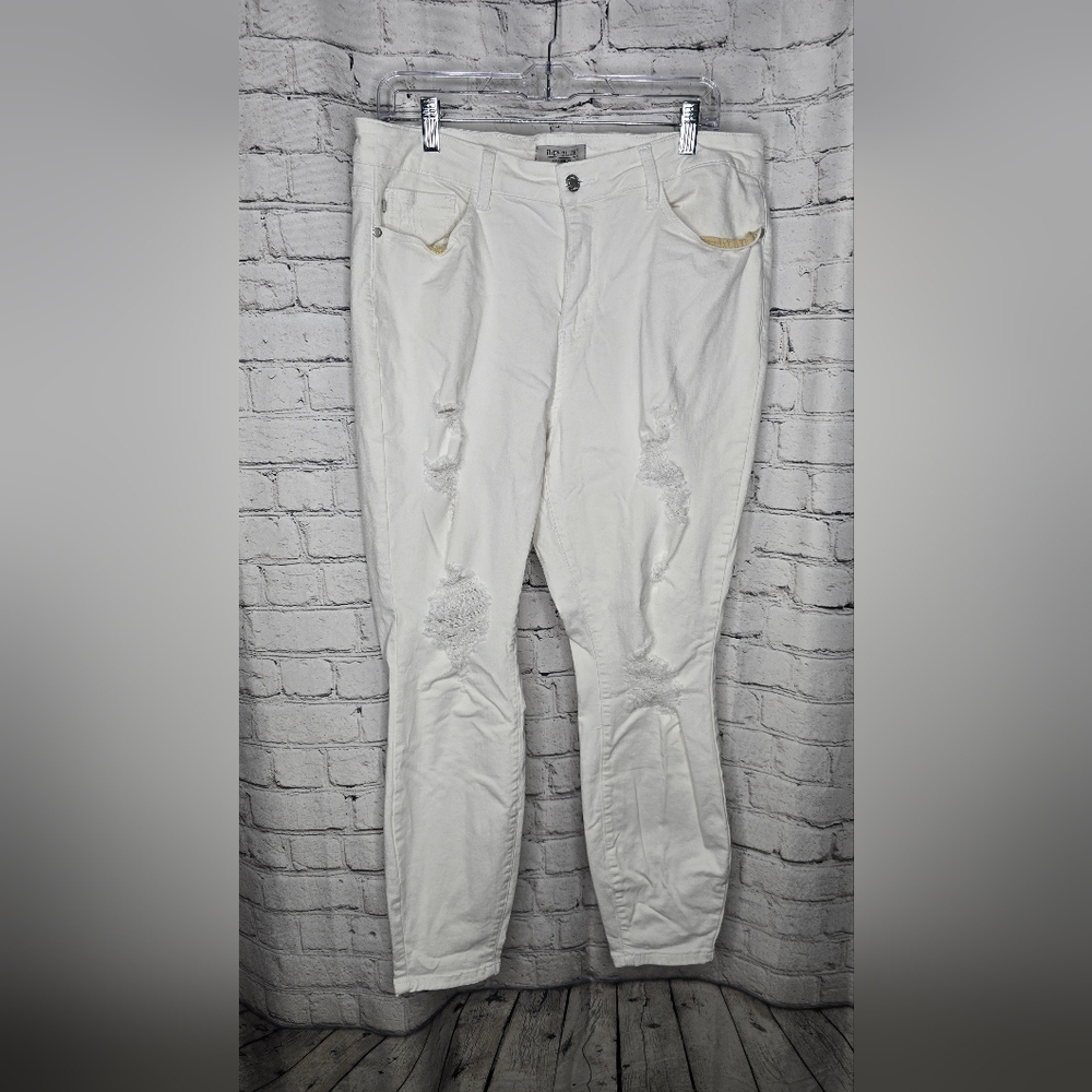 Judy Blue White Skinny Fit Distressed Jeans Size 16W